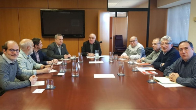 Sindicats i patronals del lleure es reuneixen amb Educació per millorar la gestió dels serveis escolars
